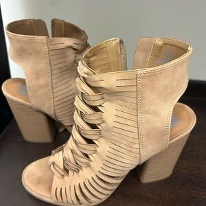 Stylish Tan Women's Heeled Sandals